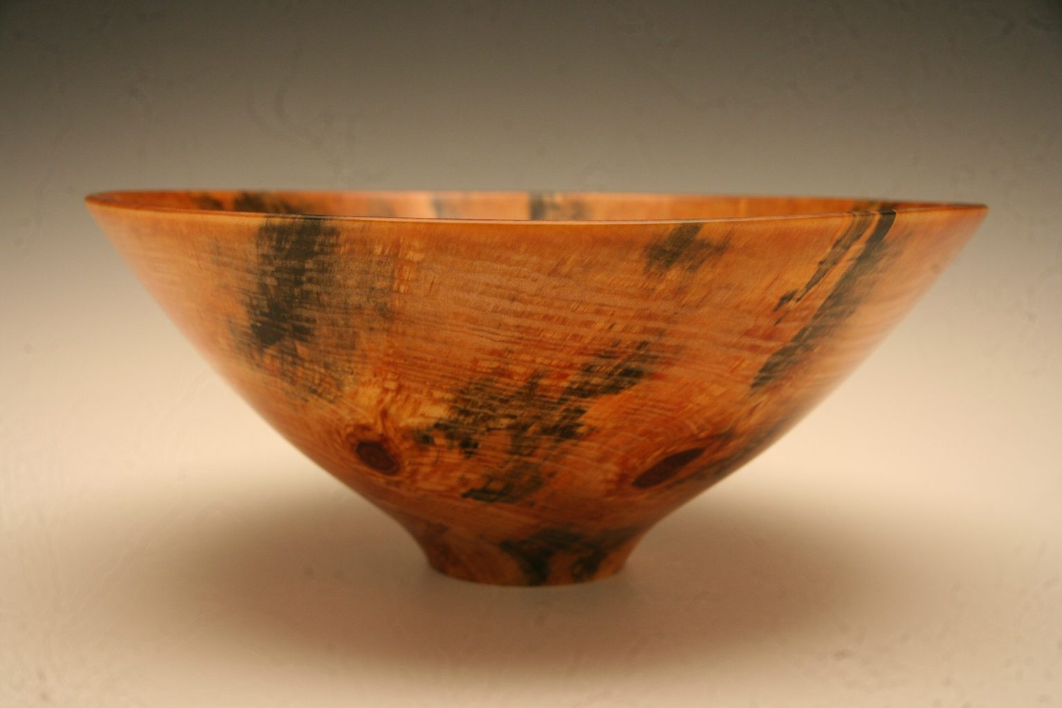 Beautiful Bowl w/knots Syd Vierra, Hawaii Wood Turner